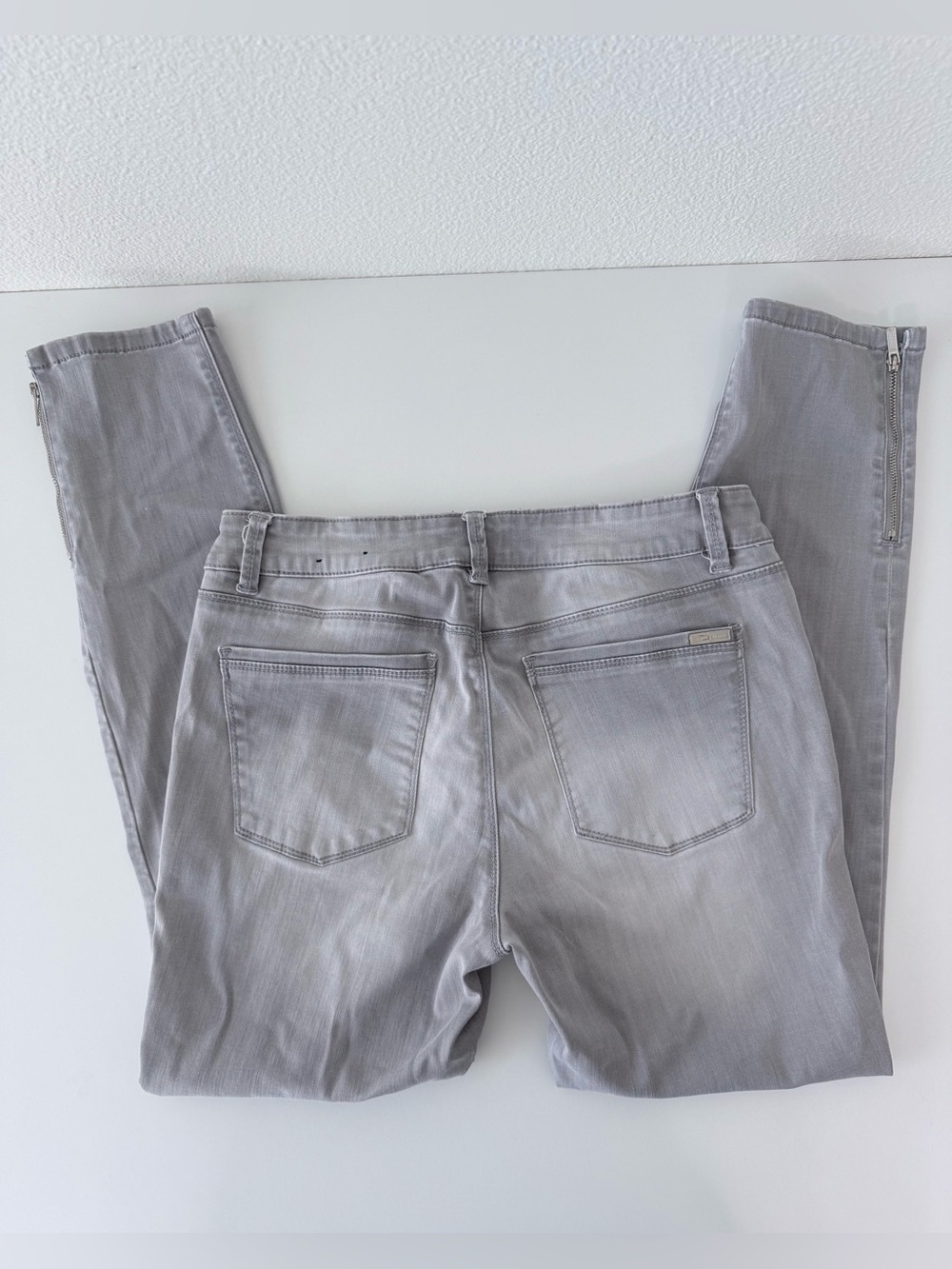 White House Black Market Skimmer Gray Skinny Jeans Ankle Zip Stretch Size 8